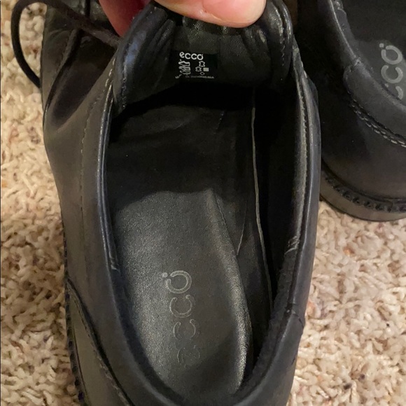 Boys black leather ECCO shoes size 38 - Picture 3 of 5